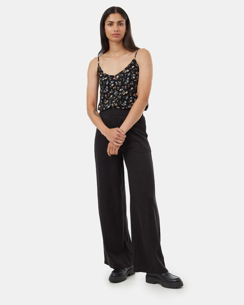 Black-V-Neck-Sleeveless-Crepe-Tank-Top